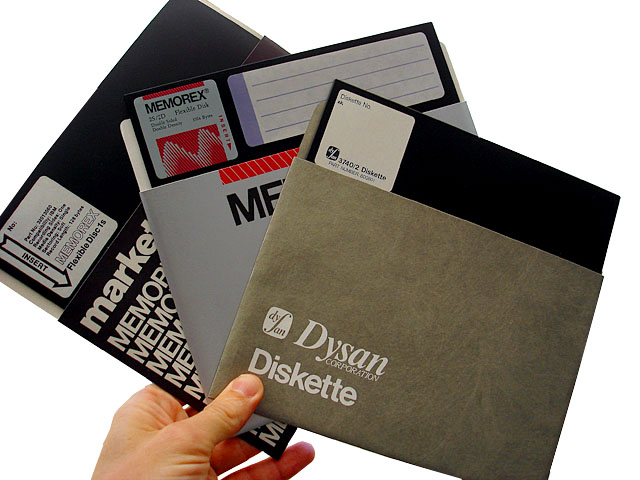 [Imagem: 8-inch-floppy-disks.jpg]